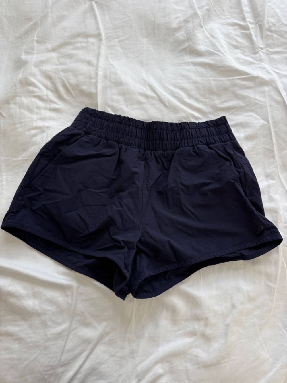 Gap XS petite navy athletic shorts with pockets!